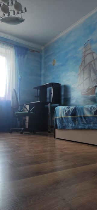 Продам 3 кімнатну квартиру вул. Єськова