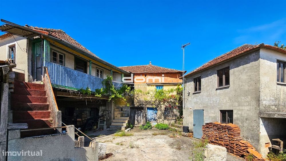 Propriedade com duas Moradias para Reabilitar – Ervilhal, Sul -São Ped