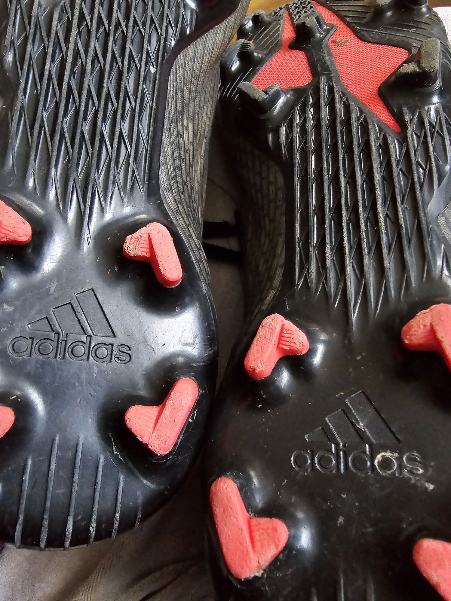 Buty piłkarskie Adidas x speedflow rozmiar 45 i 1/3 czarne