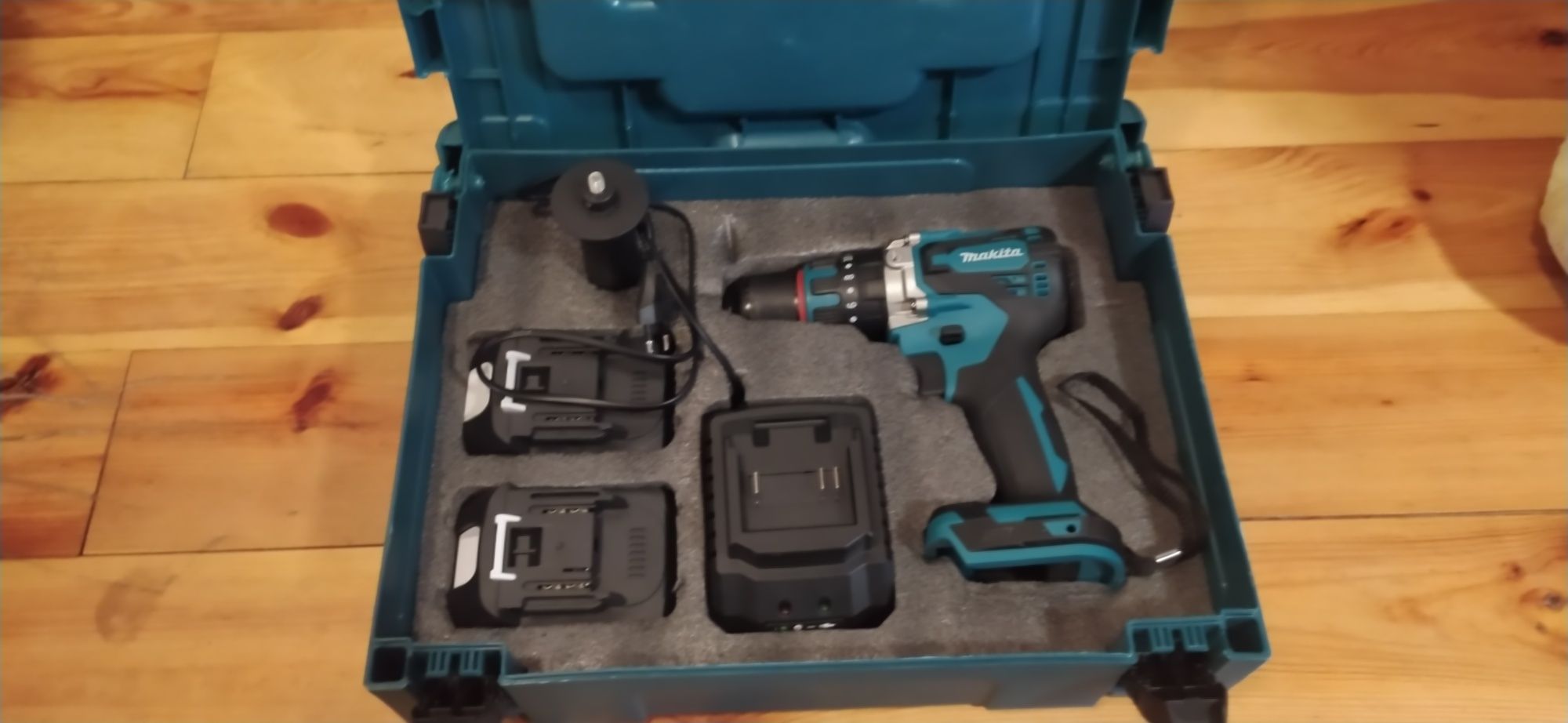 Шуруповерт MAkita
