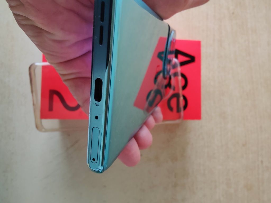 Sprzedam smartfon Oneplus 11( Ace 2 pro) 12/256. Stan BDB