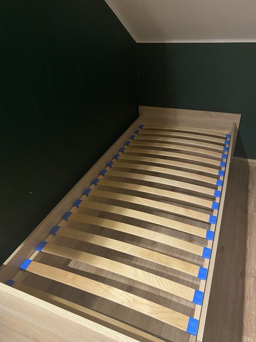 Łóżko młodzieżowe.