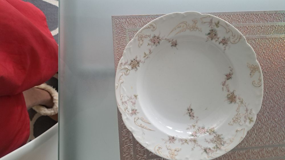 Vende pratos lindos nunca usado
