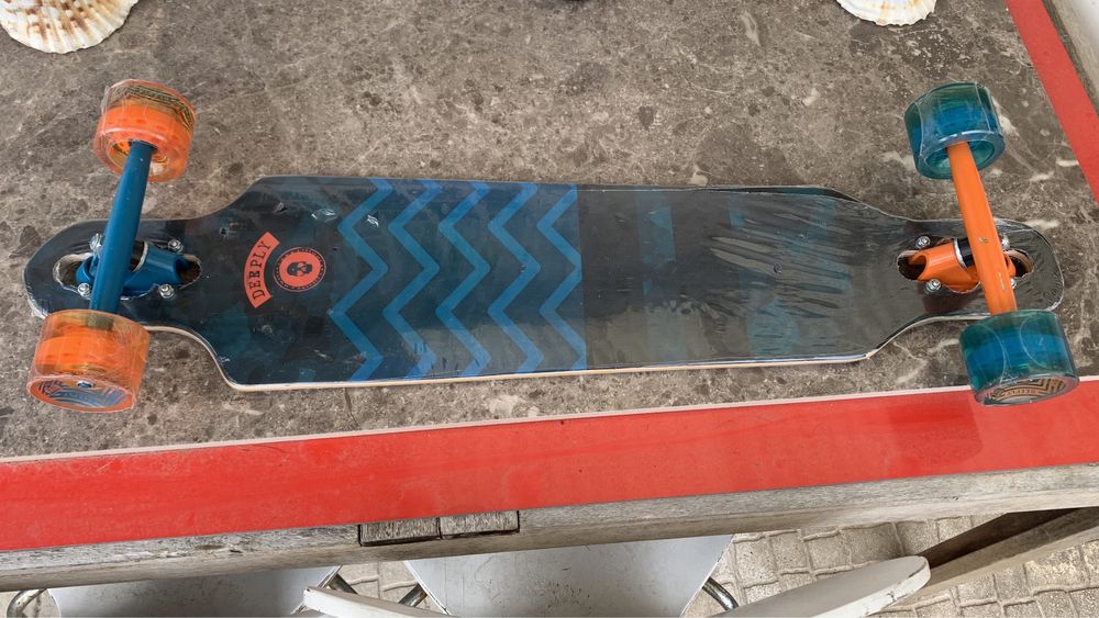 Skate longboard está NOVO