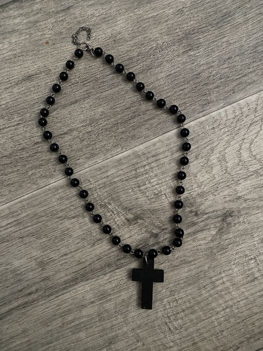 Намисто з хрестом, готика, готи