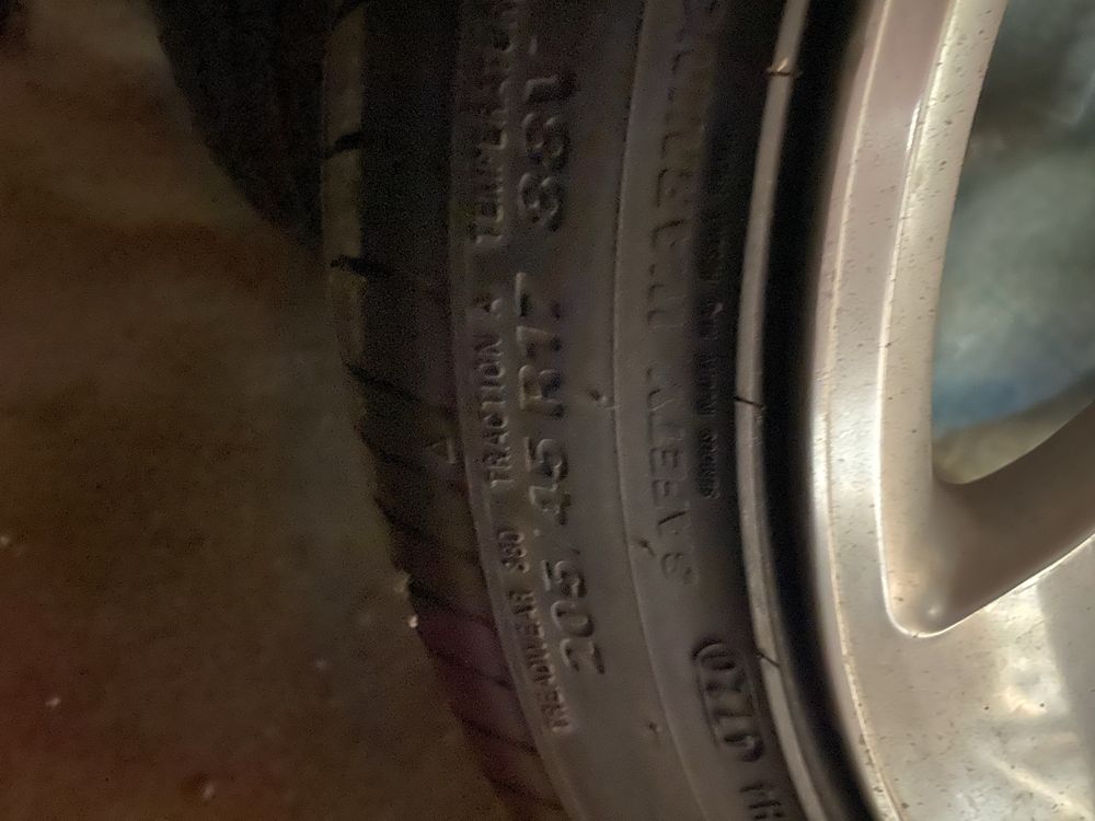 Par de pneus kumho  205/45/r17