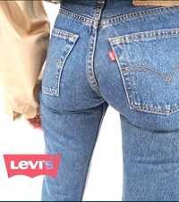 Джинси "Levi's"
Оригінал.
Розмір: W28 L32