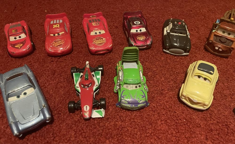 Carros da coleção Faisca McQueen