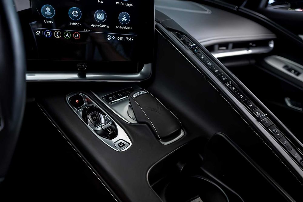 Chevrolet Corvette      2021