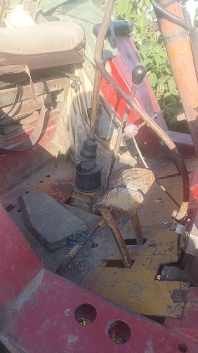 Продам тракторт 25 2600