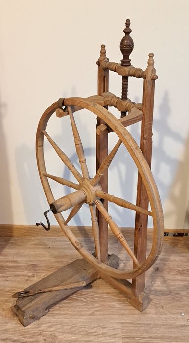 Kołowrotek drewniany niekompletny