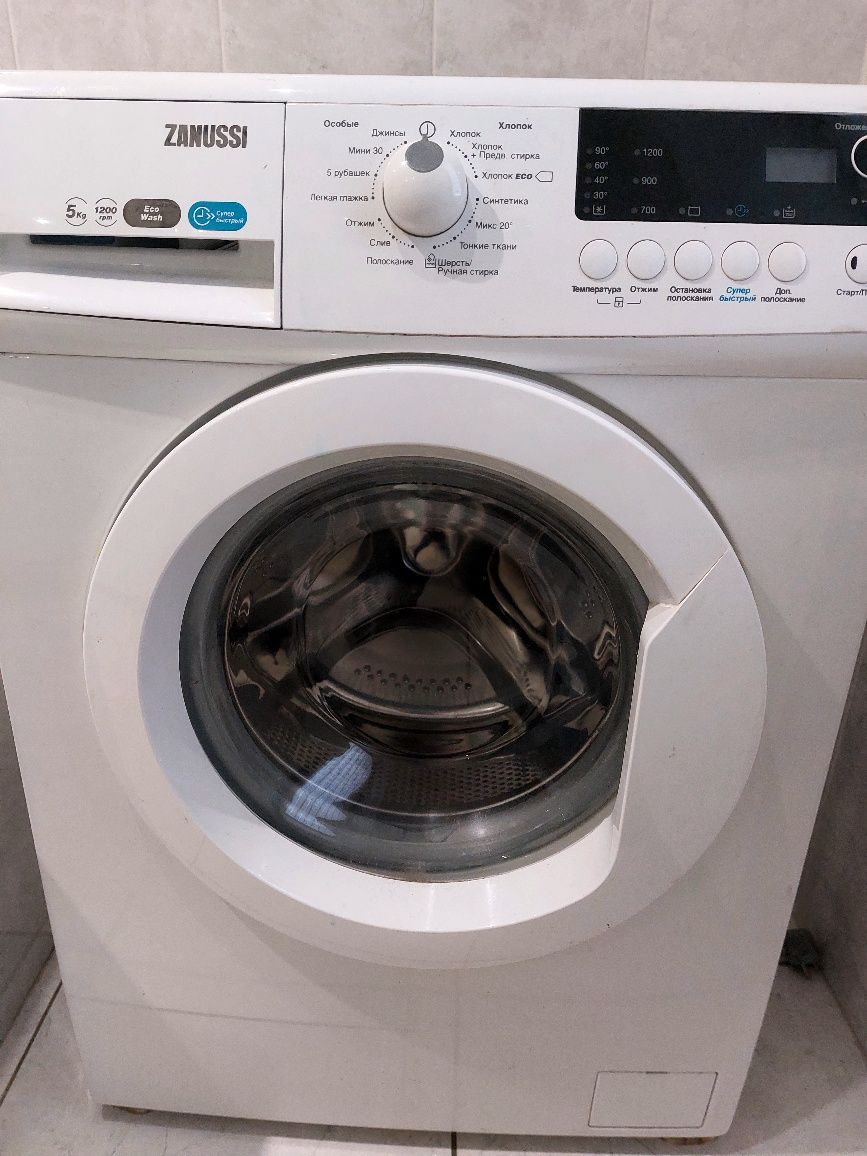 Машинка стиральная Zanussi