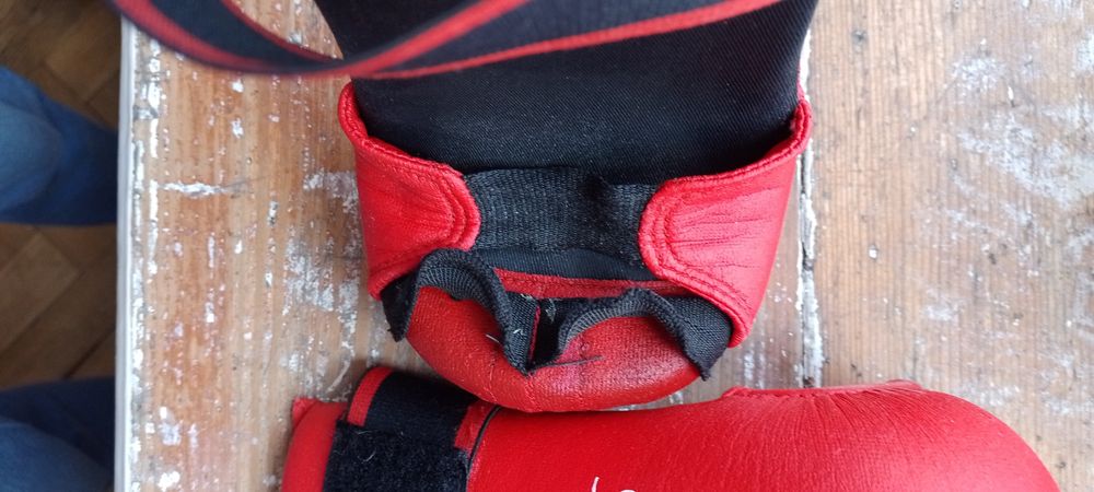 Napięstniki do karate WKF Tokaido ochraniacze rękawice