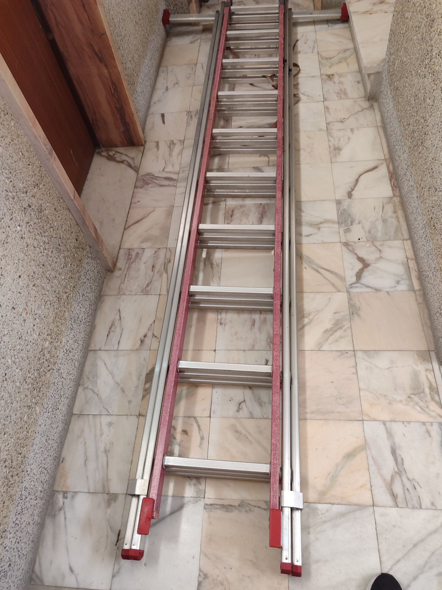 Escada Tripla 3x10 Degraus – Semi-Nova