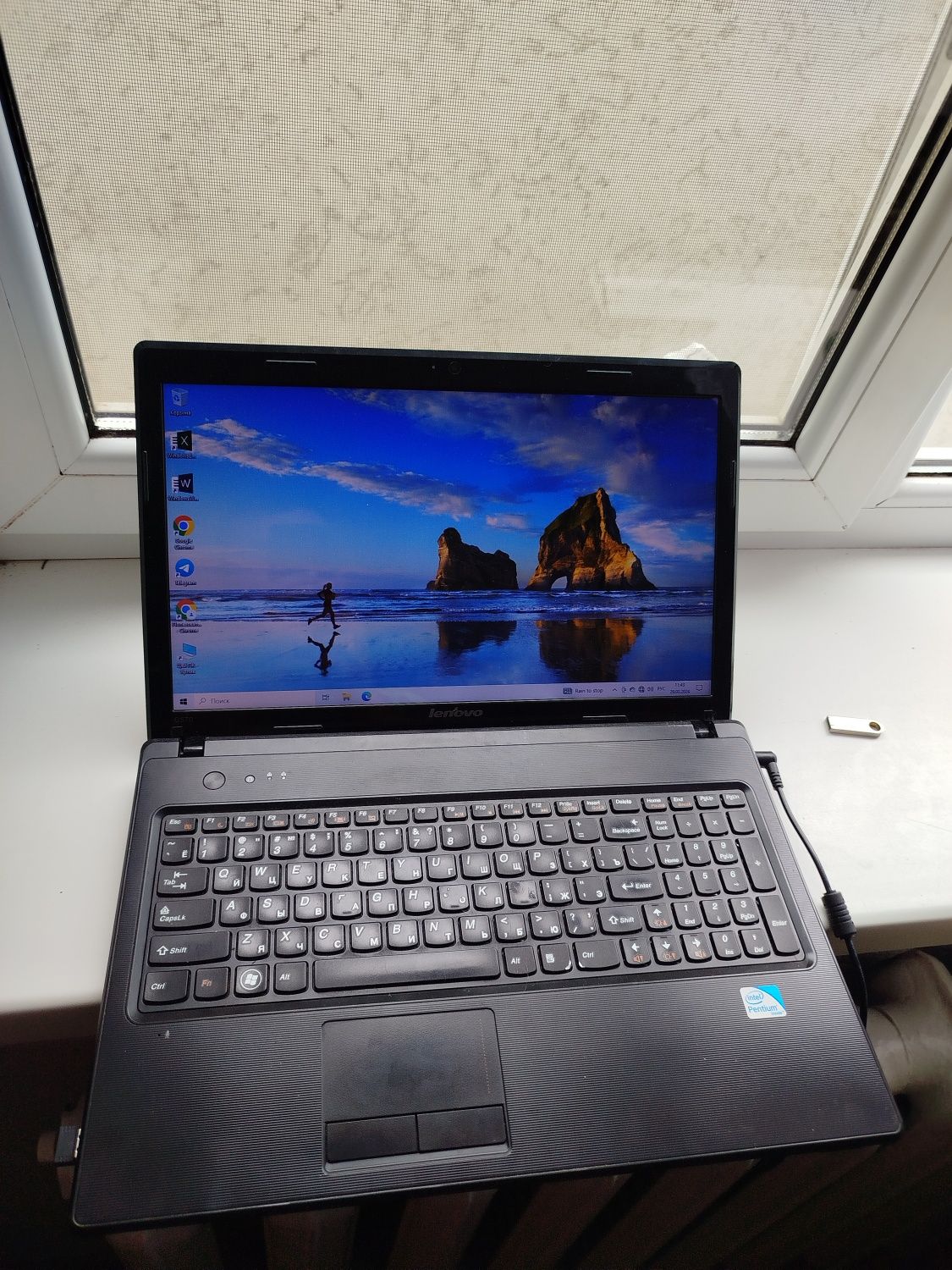 Ноутбук Lenovo G570 15.6" B960 6Gb