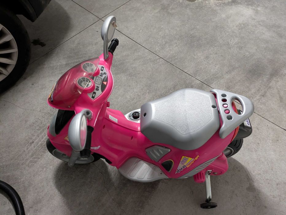 Mota electrica de criança rosa