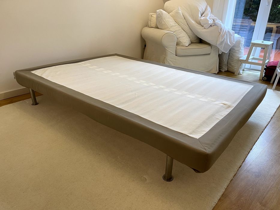 Sommier IKEA 140x200, estrado em madeira com ripas