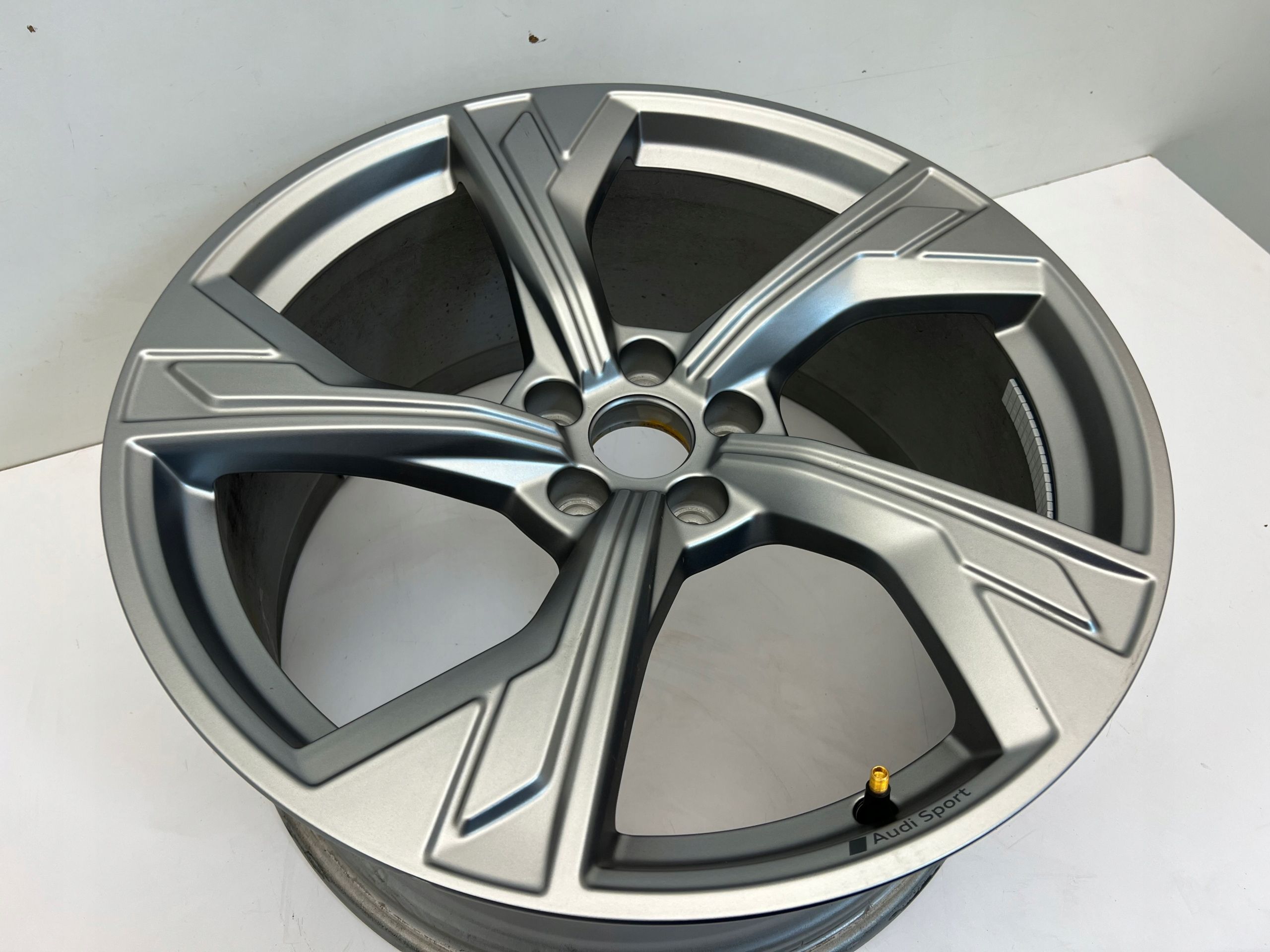 Audi A4 B9 S4 RS4 8W Felga koło 9Jx20 ET34 5x112