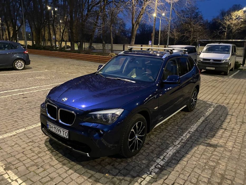 Автомобиль полный привод Bmw x1 2012