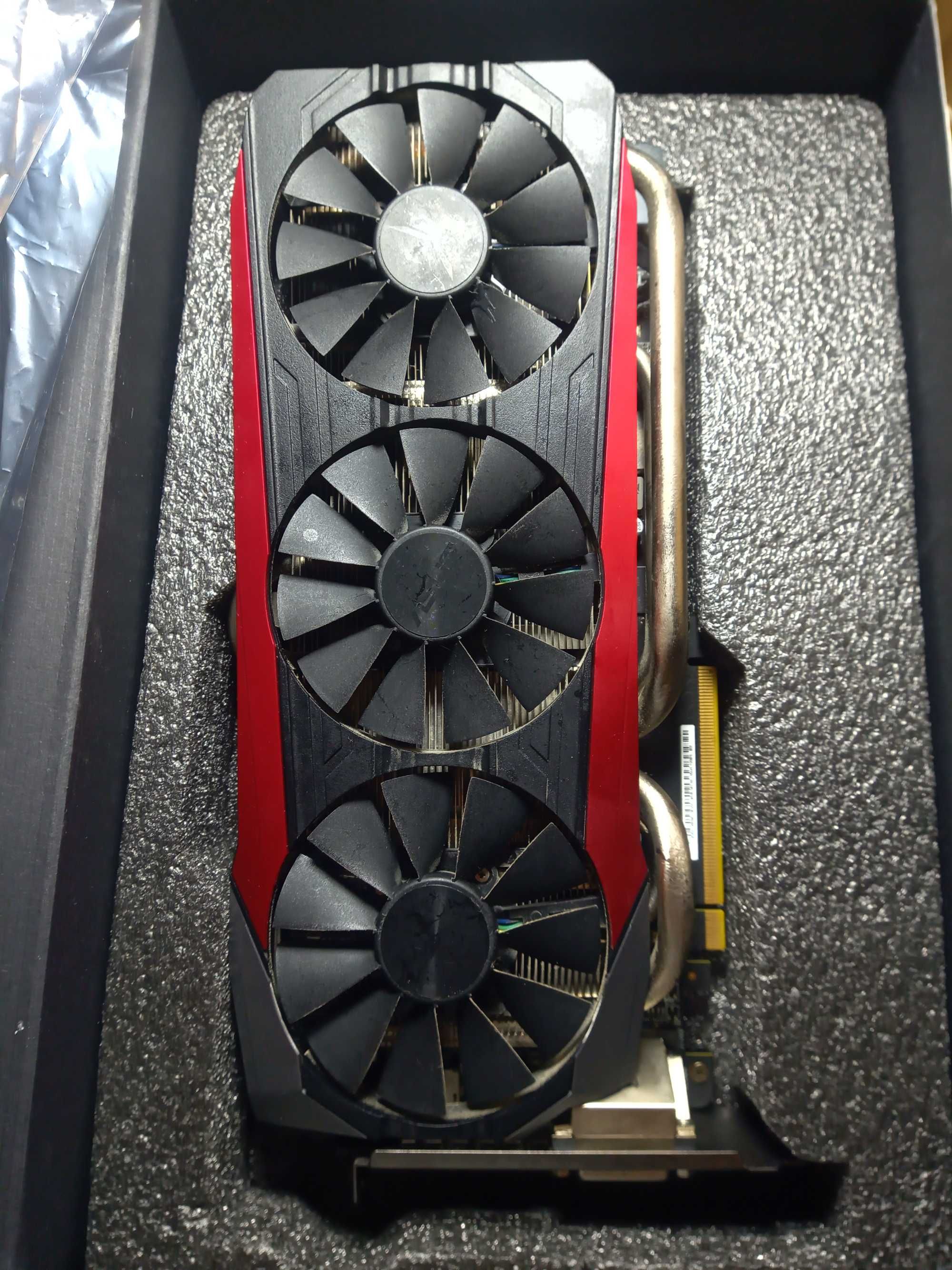 ASUS Radeon R9 390 8gb ram  Strix OC