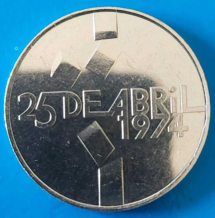 100$00 de 1976, Revolução dos Cravos, 25 Abril 1974