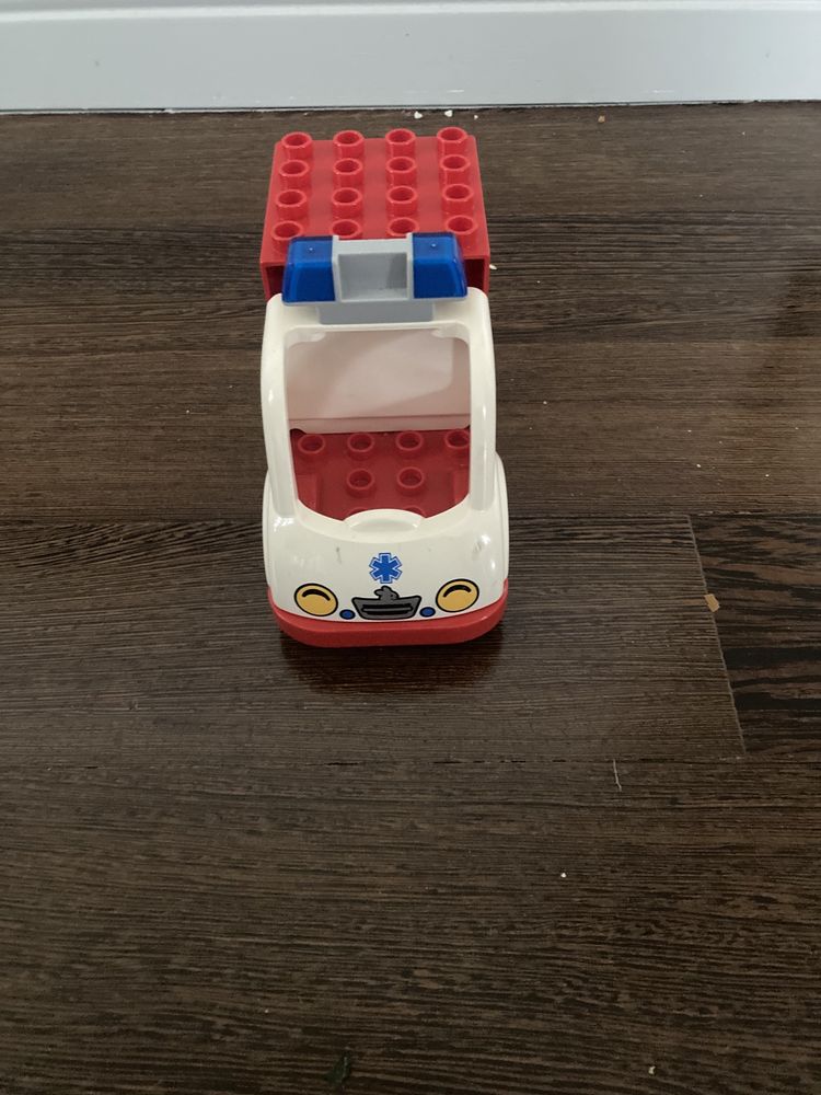 Lego duplo karetka