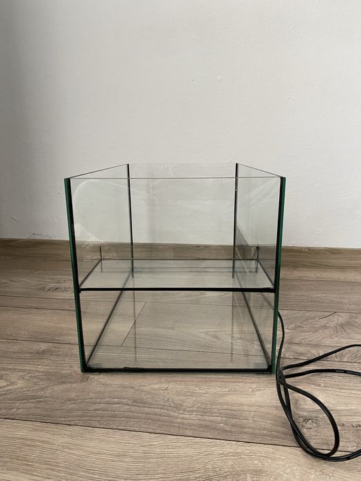 Terrarium z podgrzewaną matą i termometrem