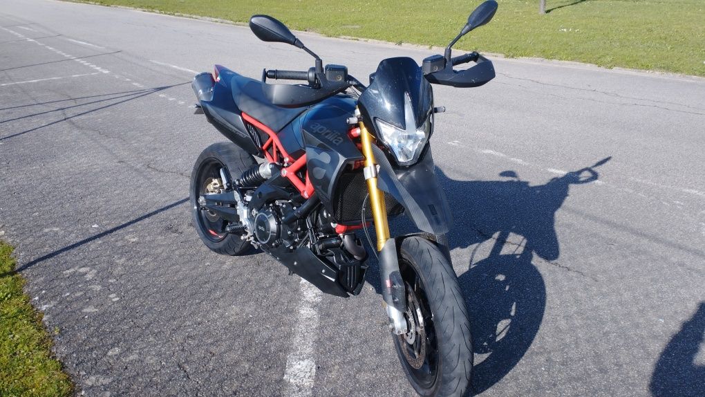 Aprilia Dorsoduro 900