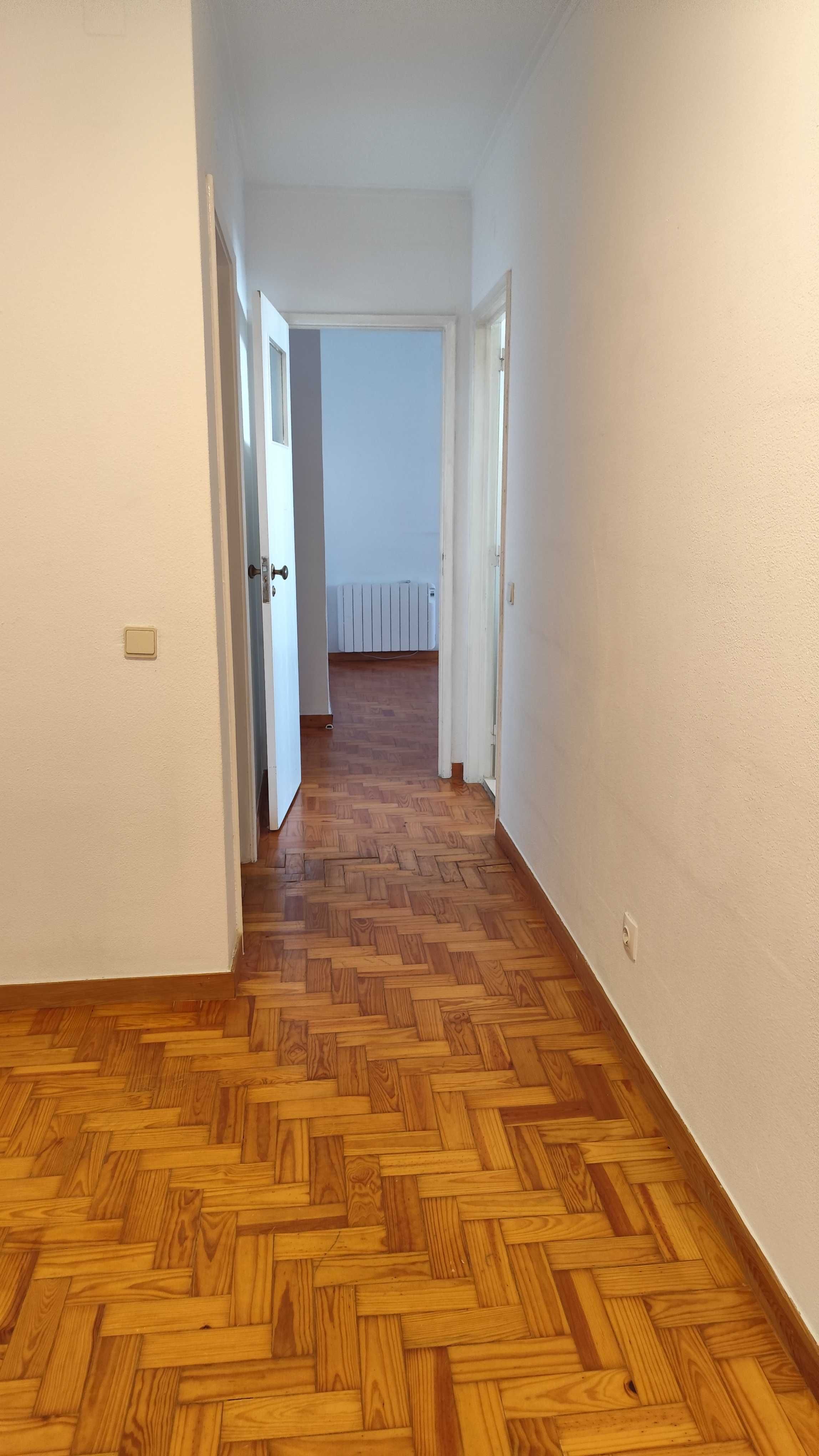 Apartamento em rua Maria Telles Mendes, 8, Paço de Arcos - Oeiras