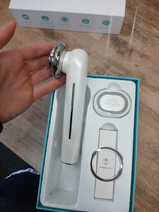 Urządzenie RF do pielęgnacji twarzy – nowy, wielofunkcyjny