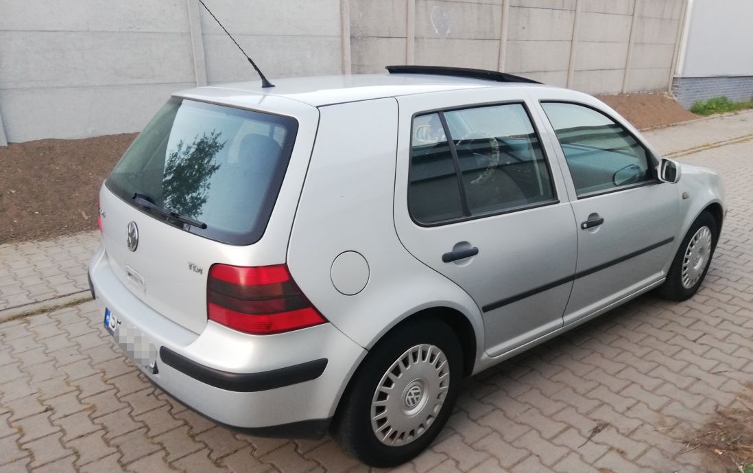 Sprzedam Golfa 1998 r 1,9 TDI, 90 KM, Sprawny, nie ma rdzy,ekonomiczny