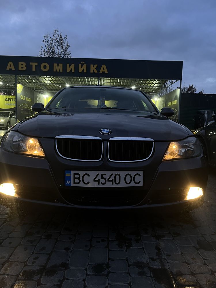 BMW E90 2006 2.0 бензин