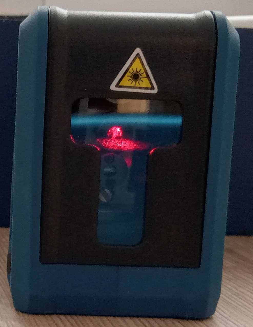 Niteo Poziomica laserowa (laser krzyżowy) samopoziomująca ze statywem