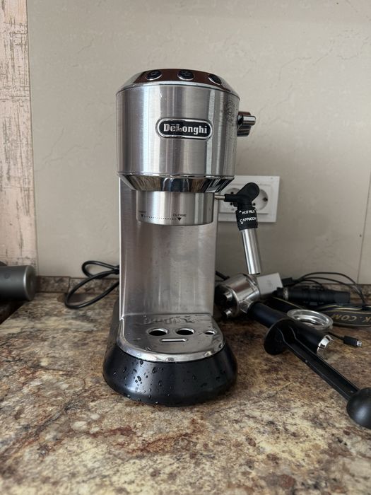 Кавоварка ріжкова Delonghi EC 685.M
