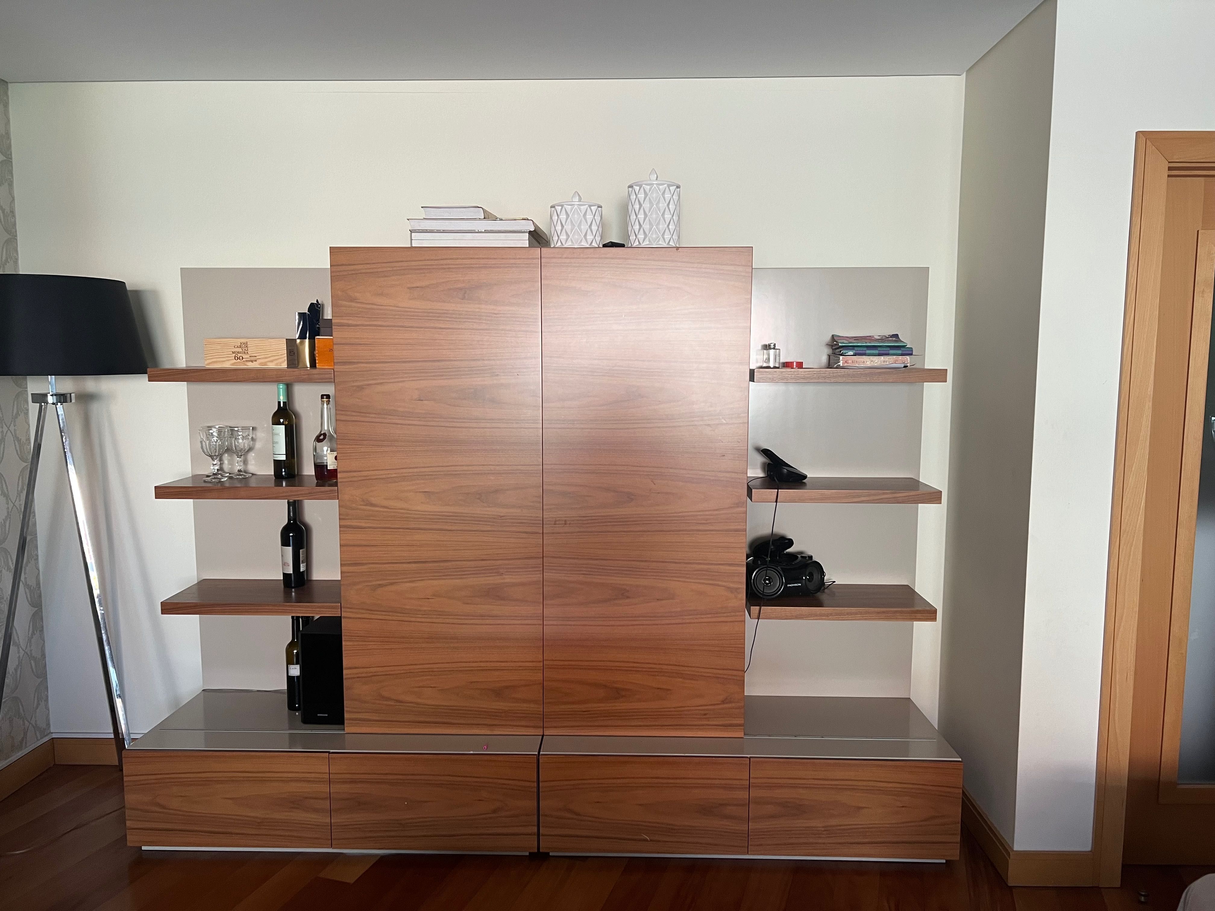 Móvel de TV Elegante e Funcional para qualquer sala ,