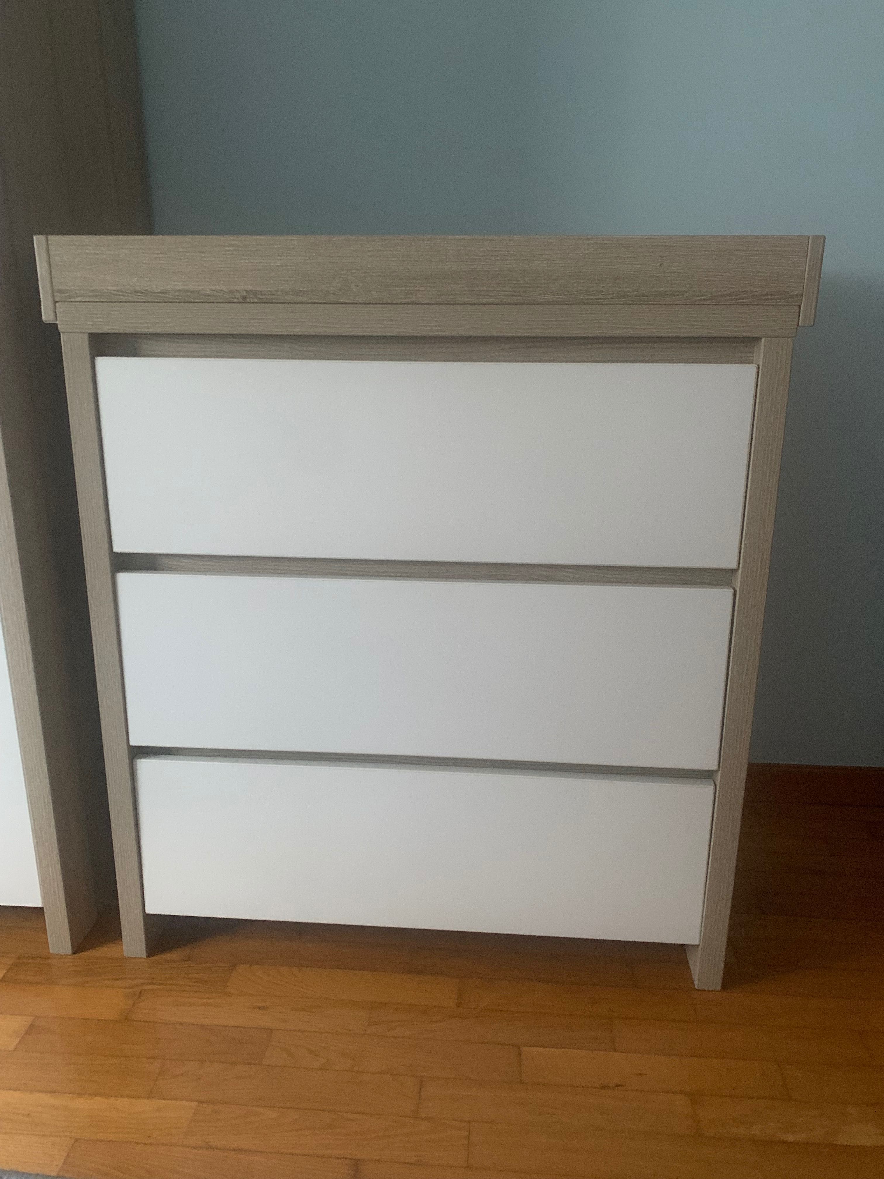 Quarto bebé/crianca 3 em 1 + comoda + roupeiro.