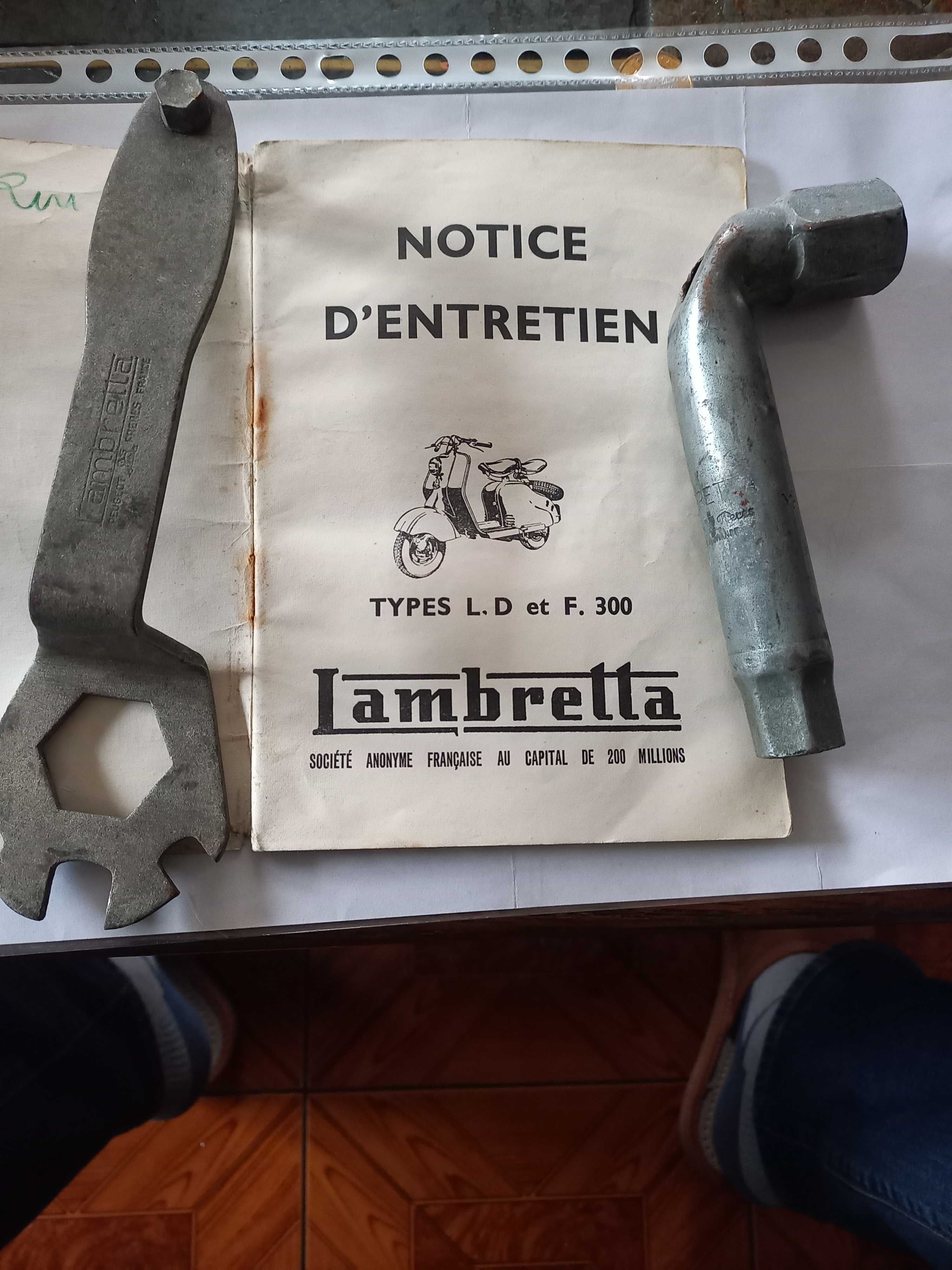 Lambretta katalog plus zestaw kluczy