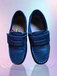 Sapatos/mocassins em pele, com velcro