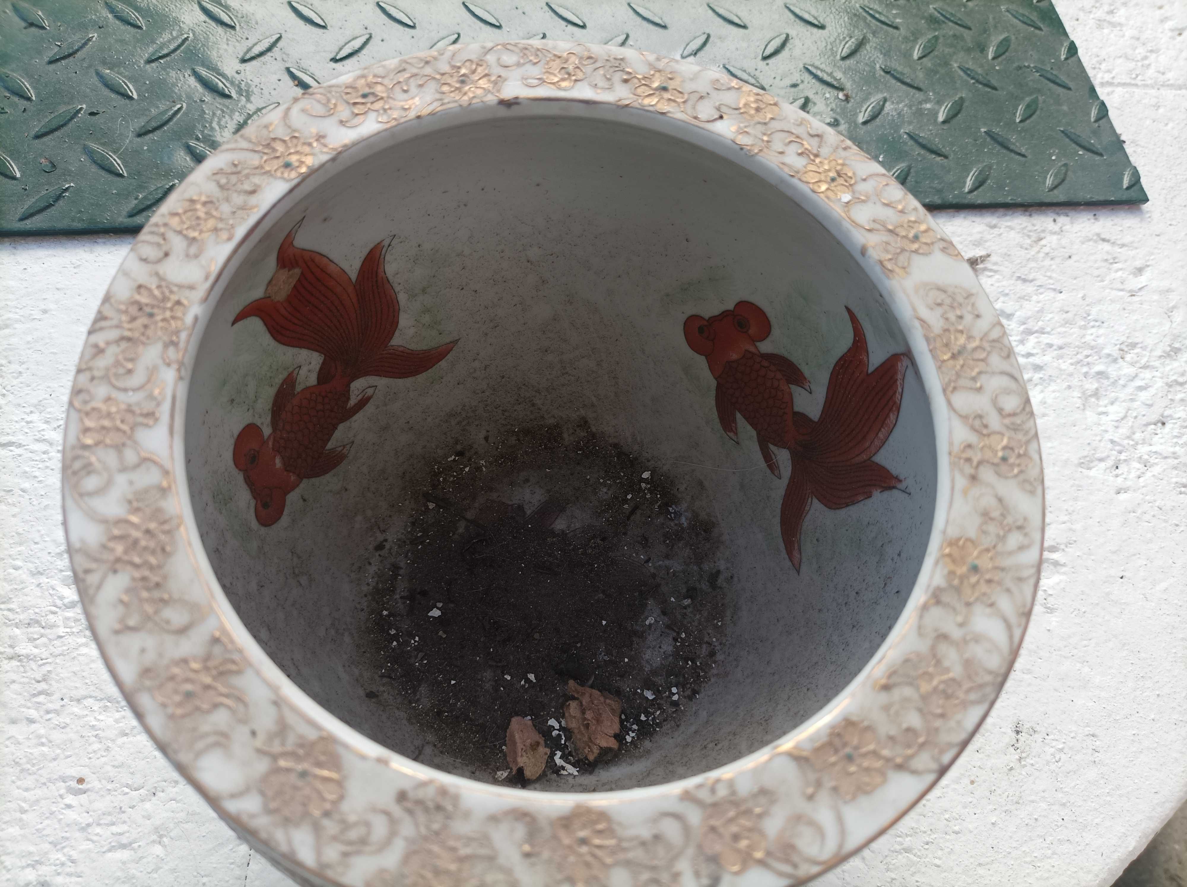 Vasos de louça antigos