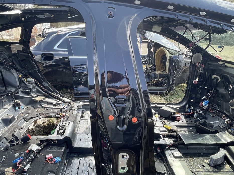 Поріг правий з стійкою B колір 346 Mercedes EQS 580 2021-