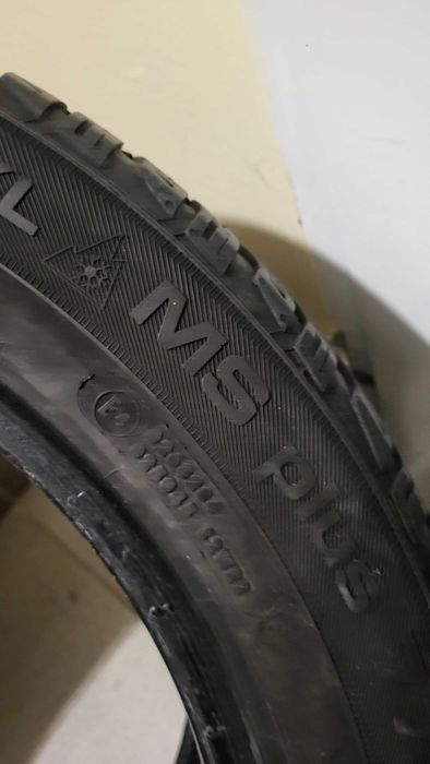 Sprzedam opony zimowe M+S Uniroyal 225/50 R17. Okazja