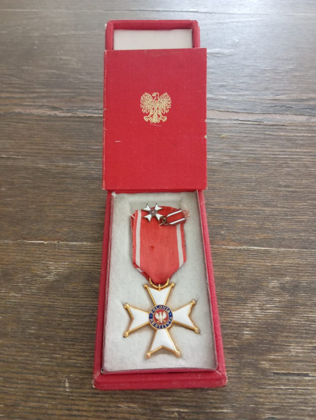 Krzyż Kawalerski Orderu Odrodzenia Polski z miniaturką i książeczką