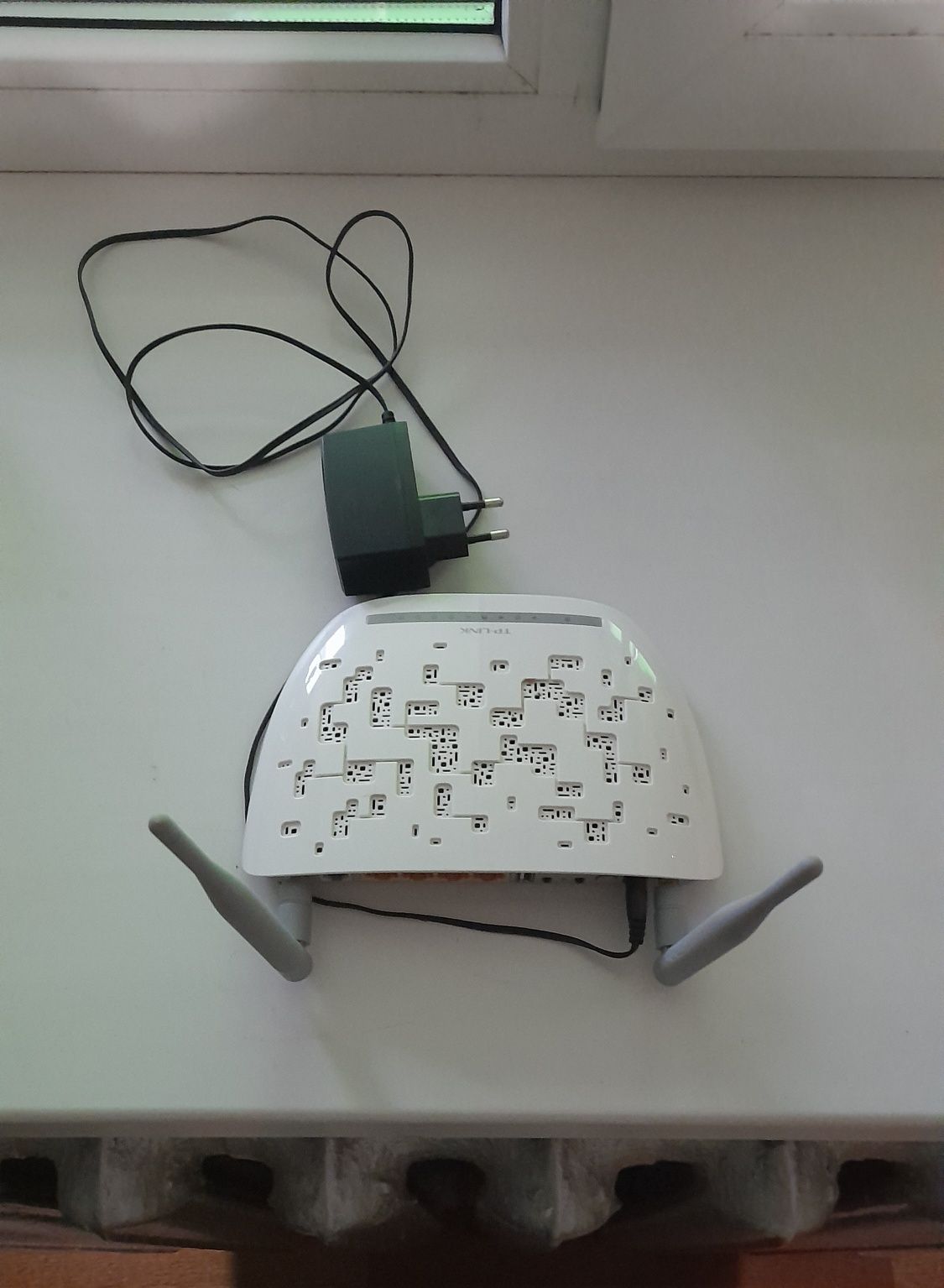 Продам WiFi-роутер TP-Link TD-W8968