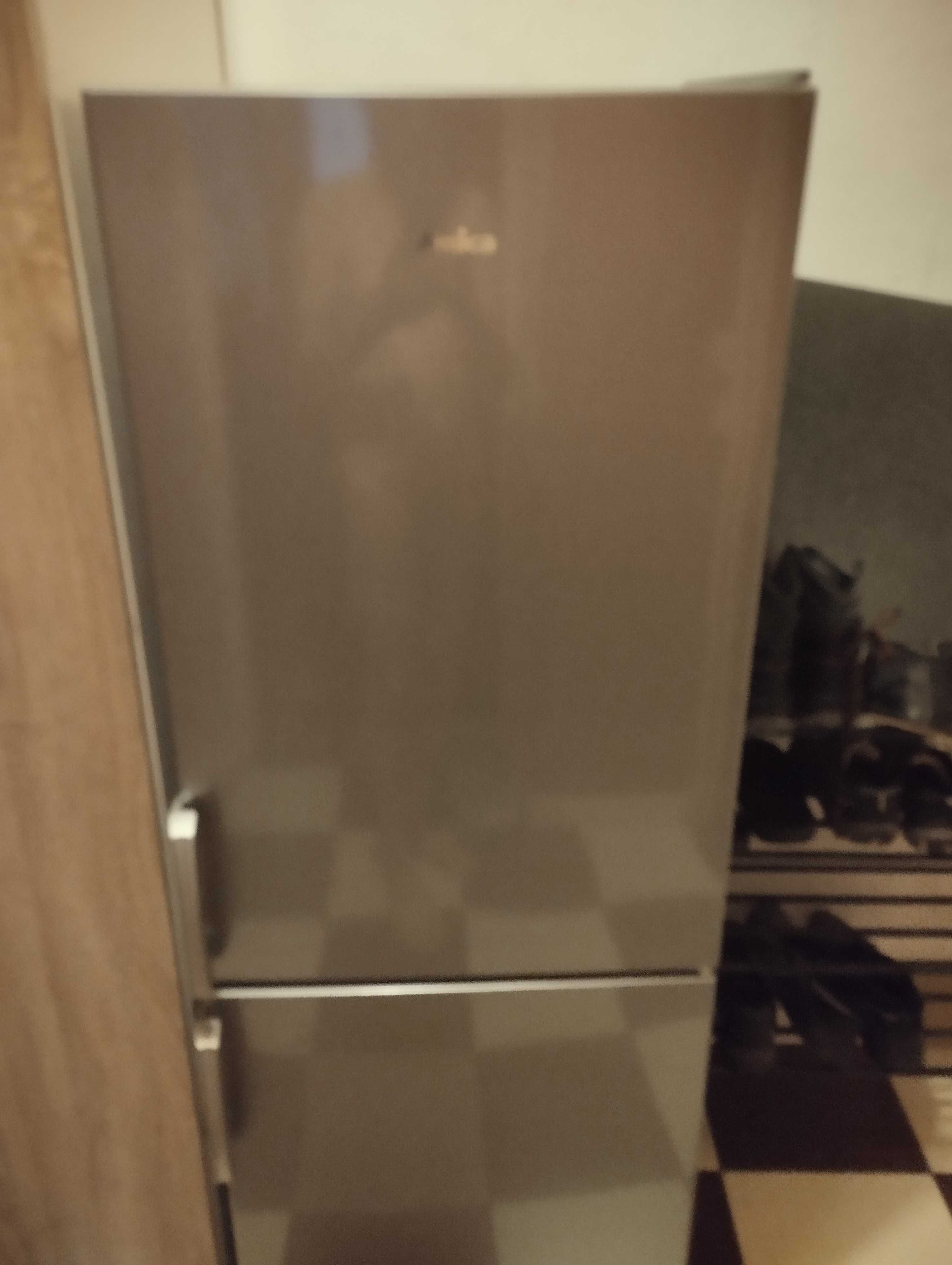Sprzedam lodówkę amika