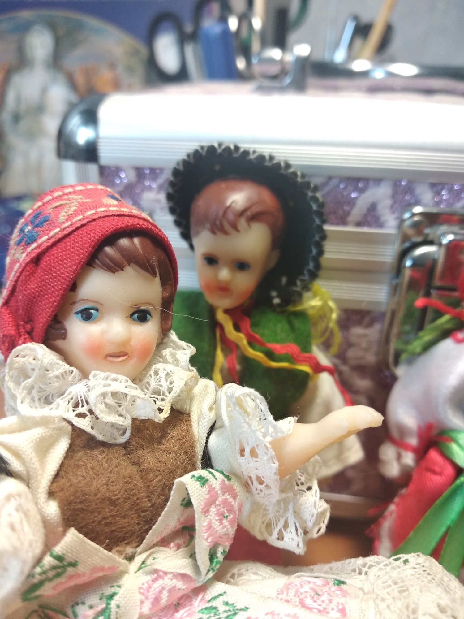 Кукла в национальной одежде винтаж