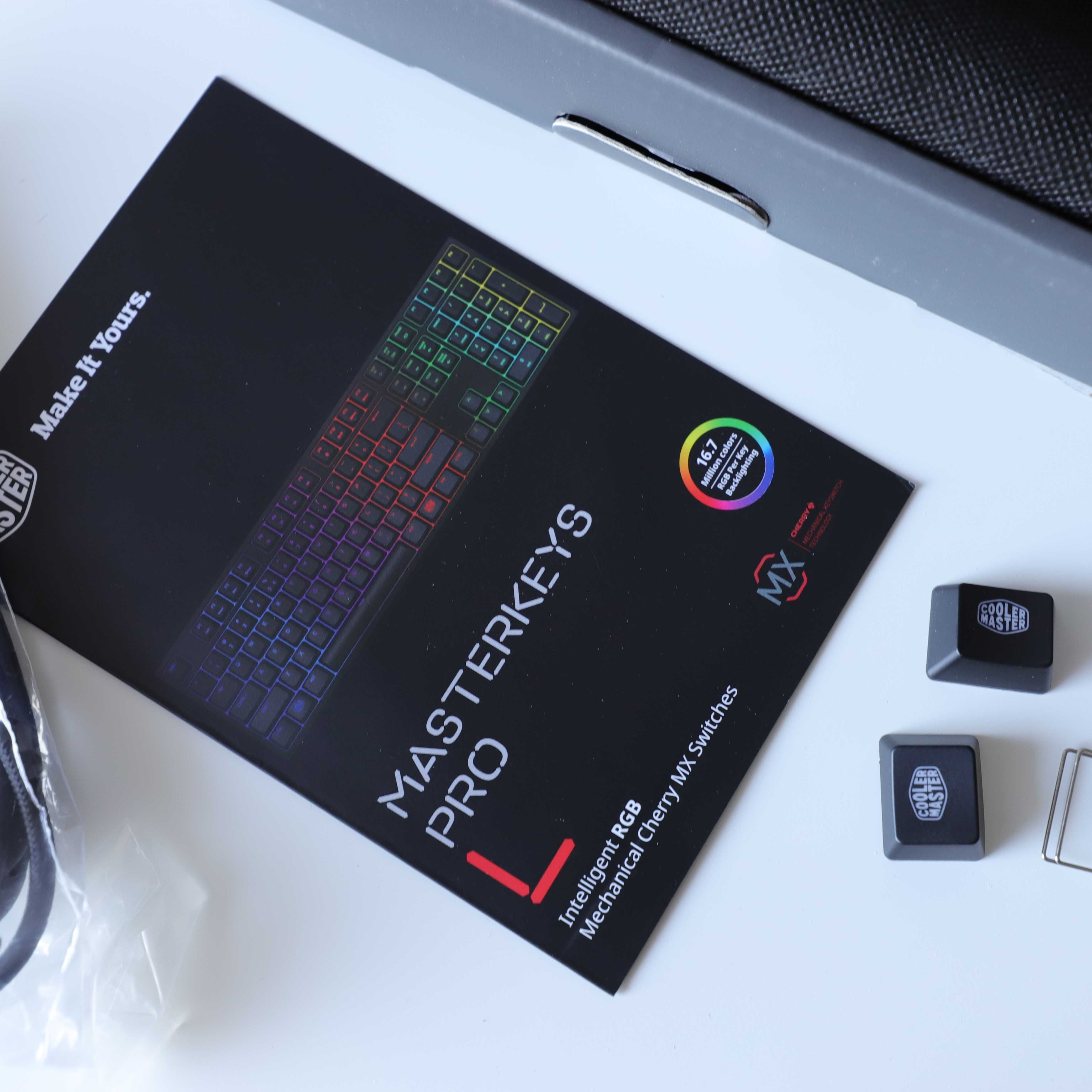Teclado mecânico Cooler Master Masterkeys Pro L RGB - Novo