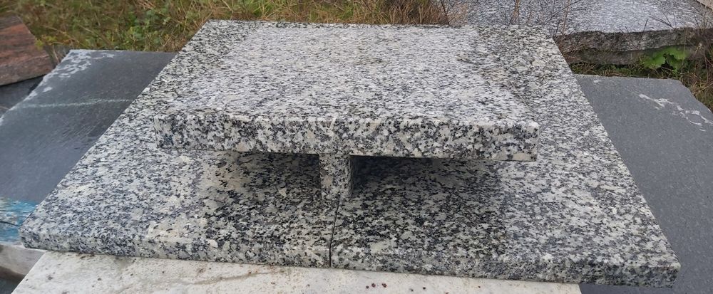 Urnowy  Strzegom  60x60  literki 1 osob
