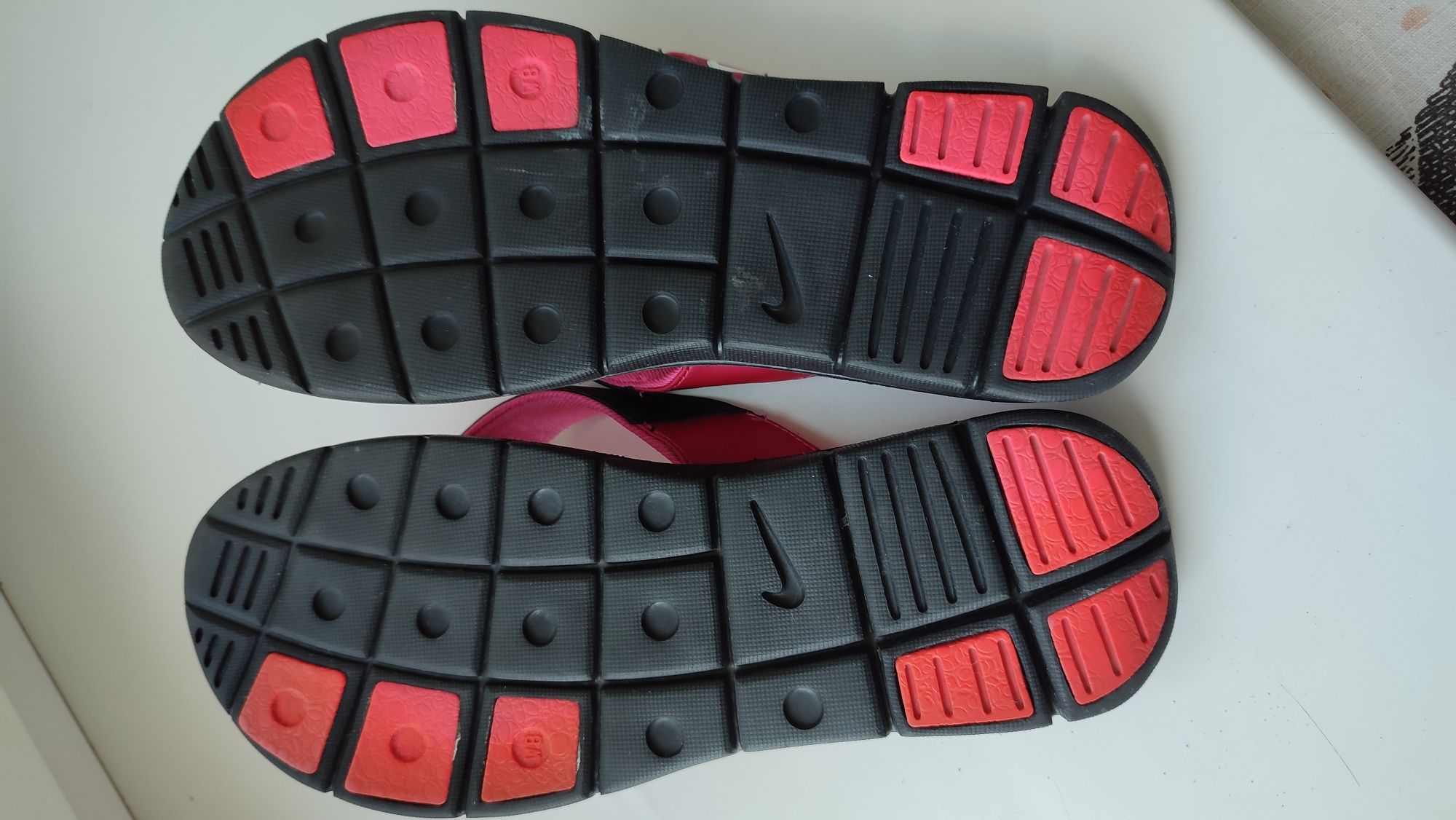 Самые крутые шлепки в Украине NIKE