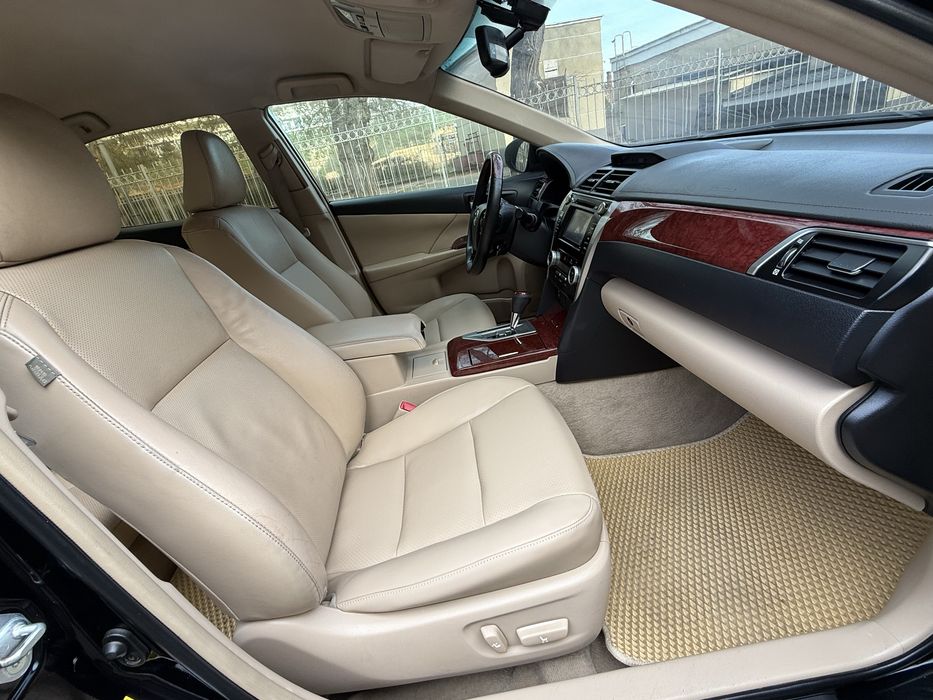 Toyota Camry 2014 рік, газ/бенз/авт 2.5 офіцна повна без торгу