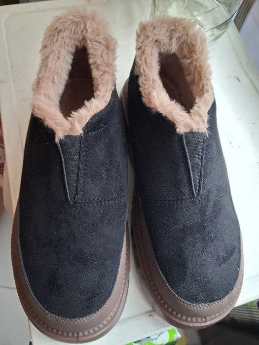 Угі нові низенькі теплі р.39-40